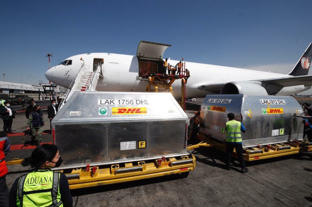 Nuevo lote de vacuna Pfizer llega a México