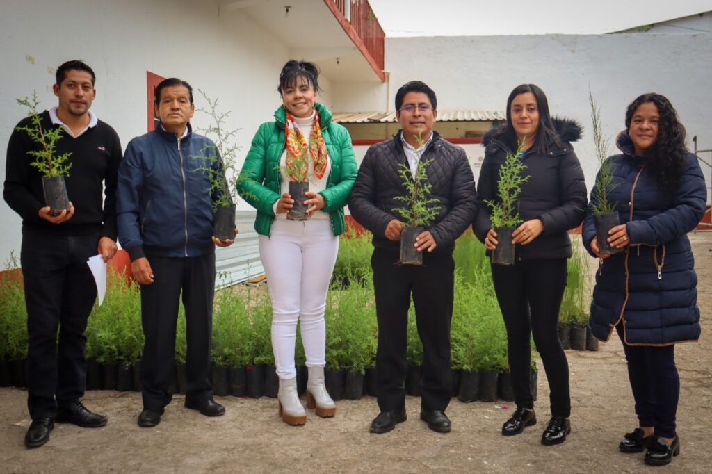 Gobierno de Zautla inicia plan de reforestación en escuelas