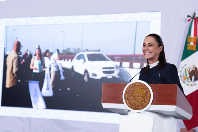 Avanza Credencialización del Servicio Universal de Salud con Derechohabientes de las Pensiones para Personas Adultas Mayores y con Discapacidad: Presidenta Claudia Sheinbaum