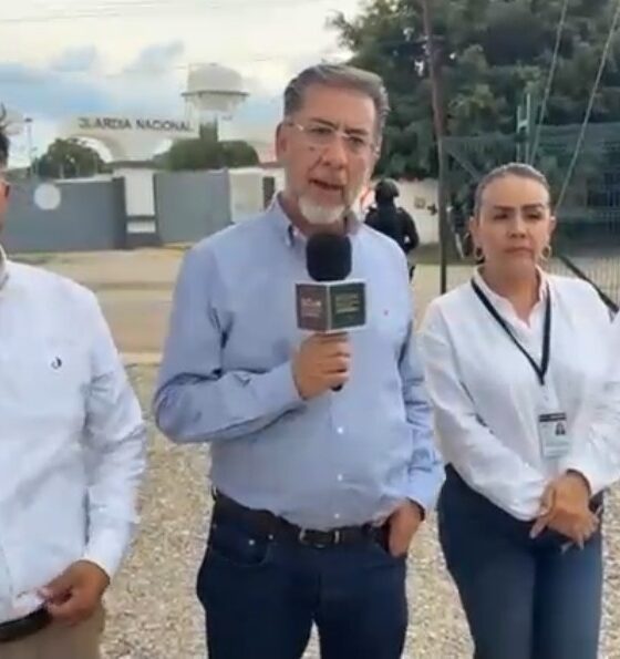 Sigue pleito de regidores de Acatlán vs su alcaldesa, se negaron a sentarse con gobernación