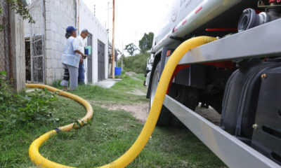 Abasten de agua a familias de colonias que sufren desabasto 