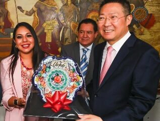 El embajador chino Chen Daojiang, visitó la milenaria Cholula