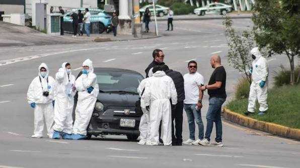 Cierran Vía Atlixcáyotl por investigaciones sobre el tirador
