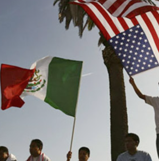 Sheinbaum llama a cerrar filas por mexicanos en EU
