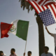 Sheinbaum llama a cerrar filas por mexicanos en EU