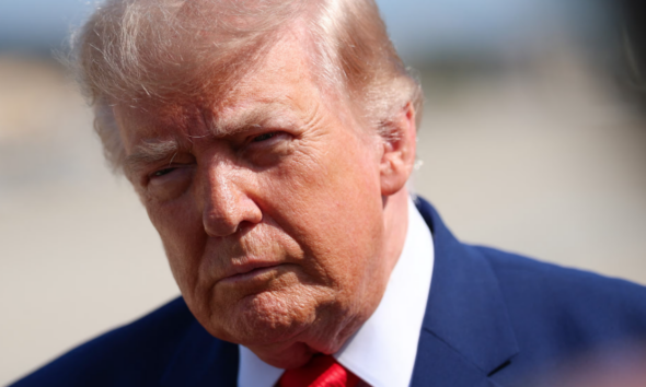 Trump anunciara el viernes  la aplicación de un nuevo arancel del 10 por ciento a las importaciones provenientes de 60 países,