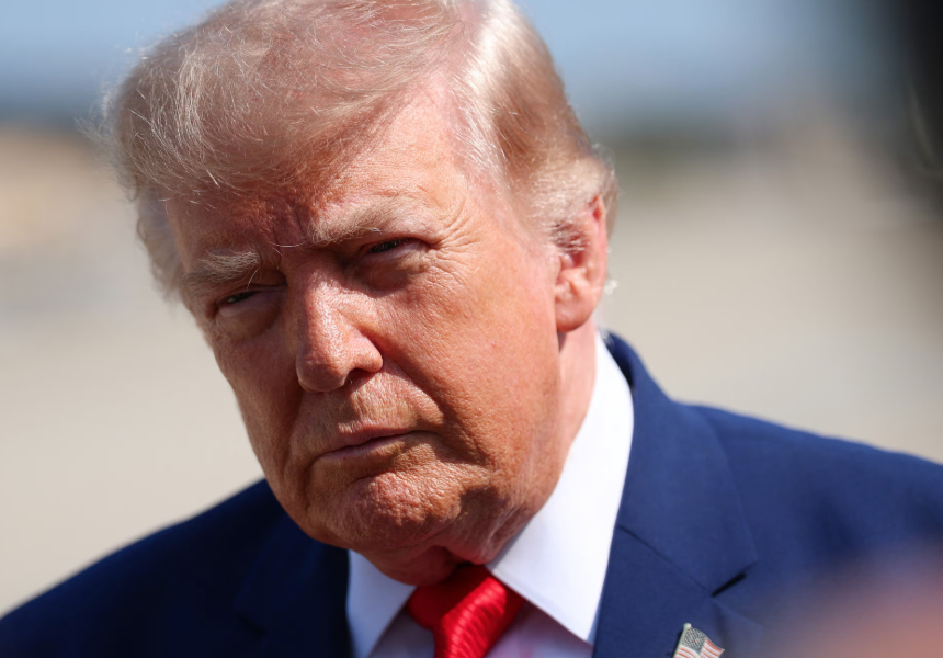 Trump anunciara este viernes aplicación de un nuevo arancel del 10 por ciento a las importaciones provenientes de 60 países