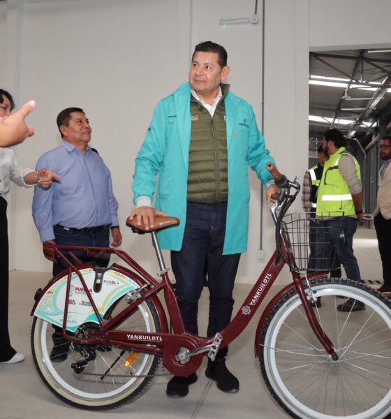 Armenta recorre paraestatal productora de semiconductores