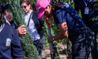 Lupita Cuautle encabeza jornada de reforestación y anuncia barda perimetral en telesecundaria