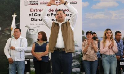 Población de Ixcamaxztitlán, recibe apoyos en maquinaria y fertilizantes