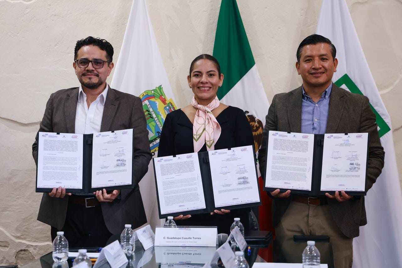 Convenio de IP y Lupita Cuautle para fortalecer comercio sanandreseño