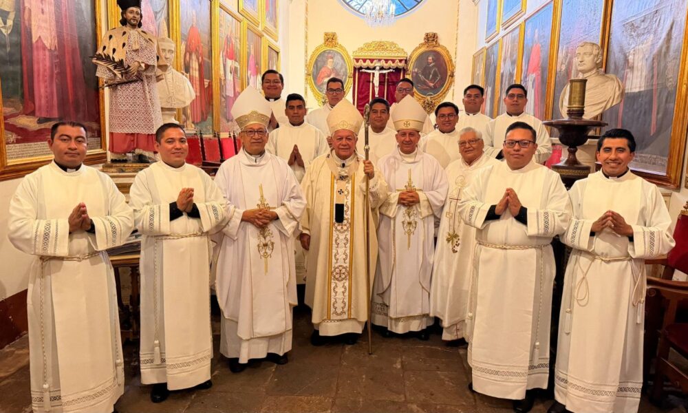 10 nuevos diáconos y un sacerdote consagrados por Monseñor Víctor Sánchez Espinosa