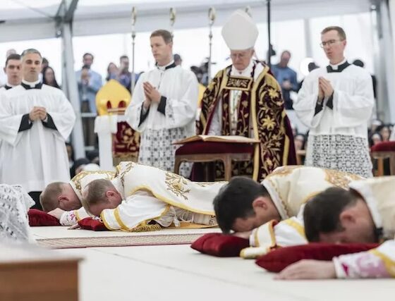 Nuevo sismo en la Iglesia Católica; rebeldía de lefevristas  