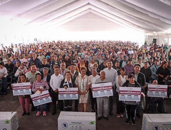 Omar Muñoz, entregó calentadores solares a población de Cuautlancingo