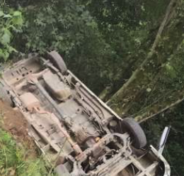 Asalto armado provoca volcadura de autobús y deja 17 lesionados en Huitzilan
Huitzilan de Serdán