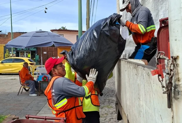 Limpieza comunitaria: Avanza con éxito el programa «Barriendo tu Calle» en San Juan Calvario
