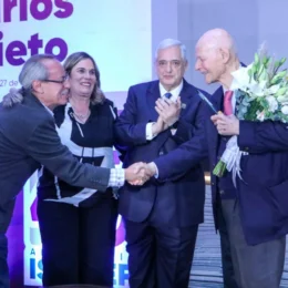 Celebra ISSSTEP su 45 aniversario con magno concierto de Carlos Prieto en Puebla