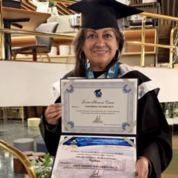 Addi Rhode Navarro, logra excelencia académica internacional 