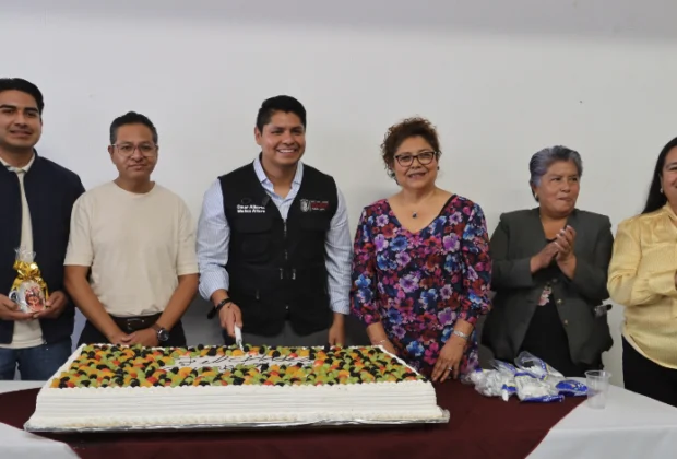 En Cuautlancingo, festejan a los abuelitos