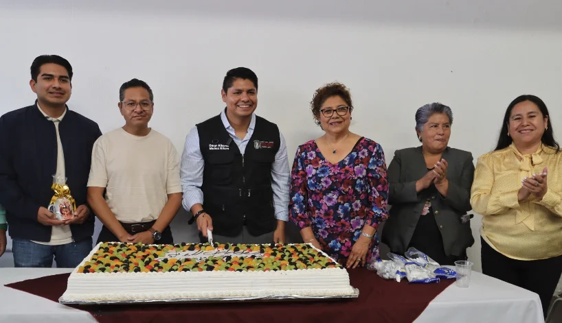 En Cuautlancingo, festejan a los abuelitos