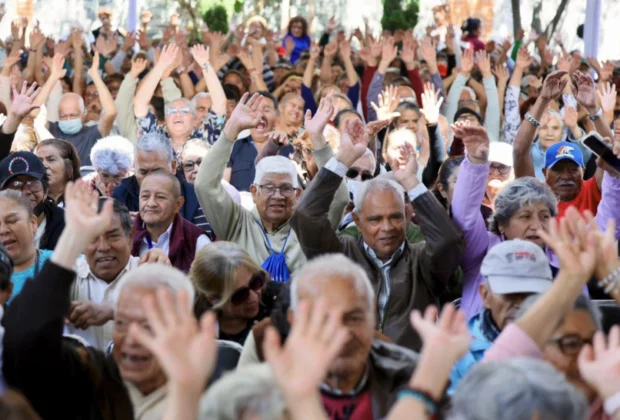 «Abuelitos, los ángeles de Dios que protegen a las familias»: Armenta