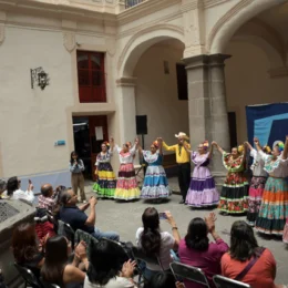 Música y arte en domingo cultural de la BUAP