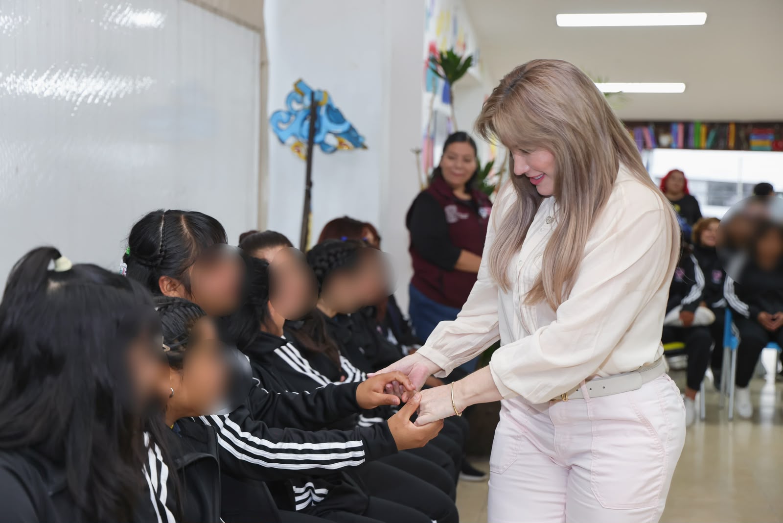 Reafirma Ceci Arellano acompañamiento a niños y jóvenes