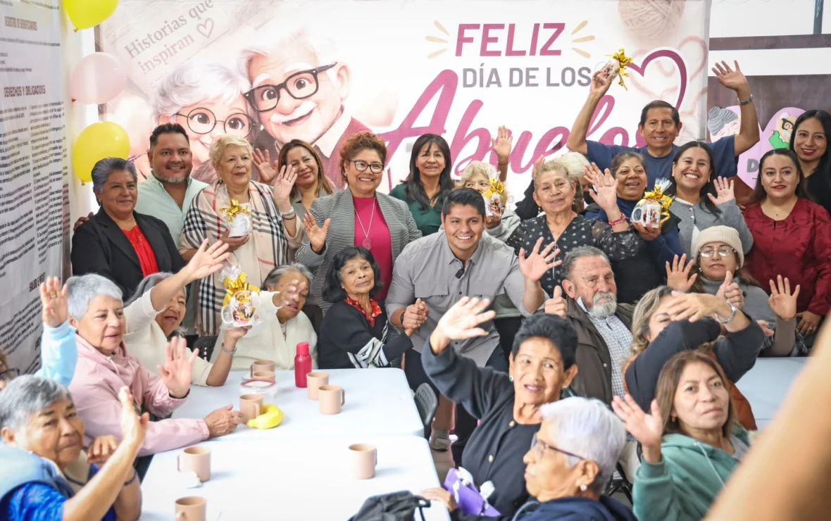 Cercanía de Omar Muñoz con abuelitos