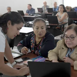 Tarea trascendente la Universidad para Adultos de la BUAP