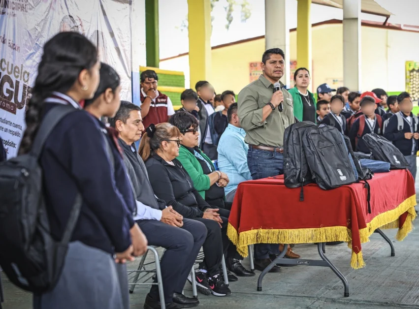 Vamos por Escuelas Seguras en Cuautlancingo, dice Omar Muñoz