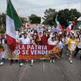 Tonantzin Fernández, encabezo marcha en defensa de la soberanía nacional