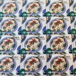 Chile en nogada lleva la identidad de México al mundo con estampillas postales