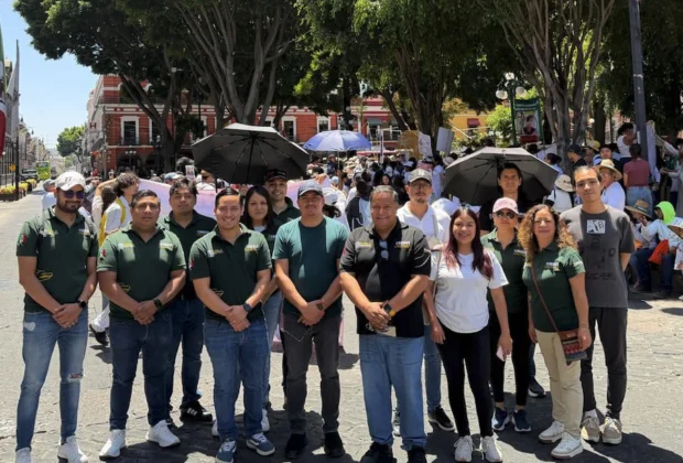 Empleados del gobierno participan en la marcha del Colectivo Voz de los Desaparecidos
