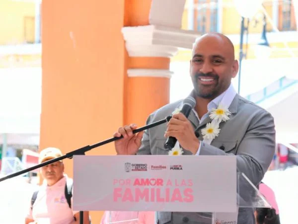 SEDIF acerca apoyos y servicios a las familias de Tlatlauquitepec